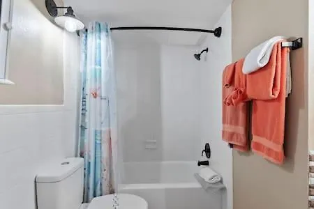 Oceanside Pair-A-Dise - Double Room, Heated Pool & Beach Access, Free Parking دايتونا بيتش 0*,